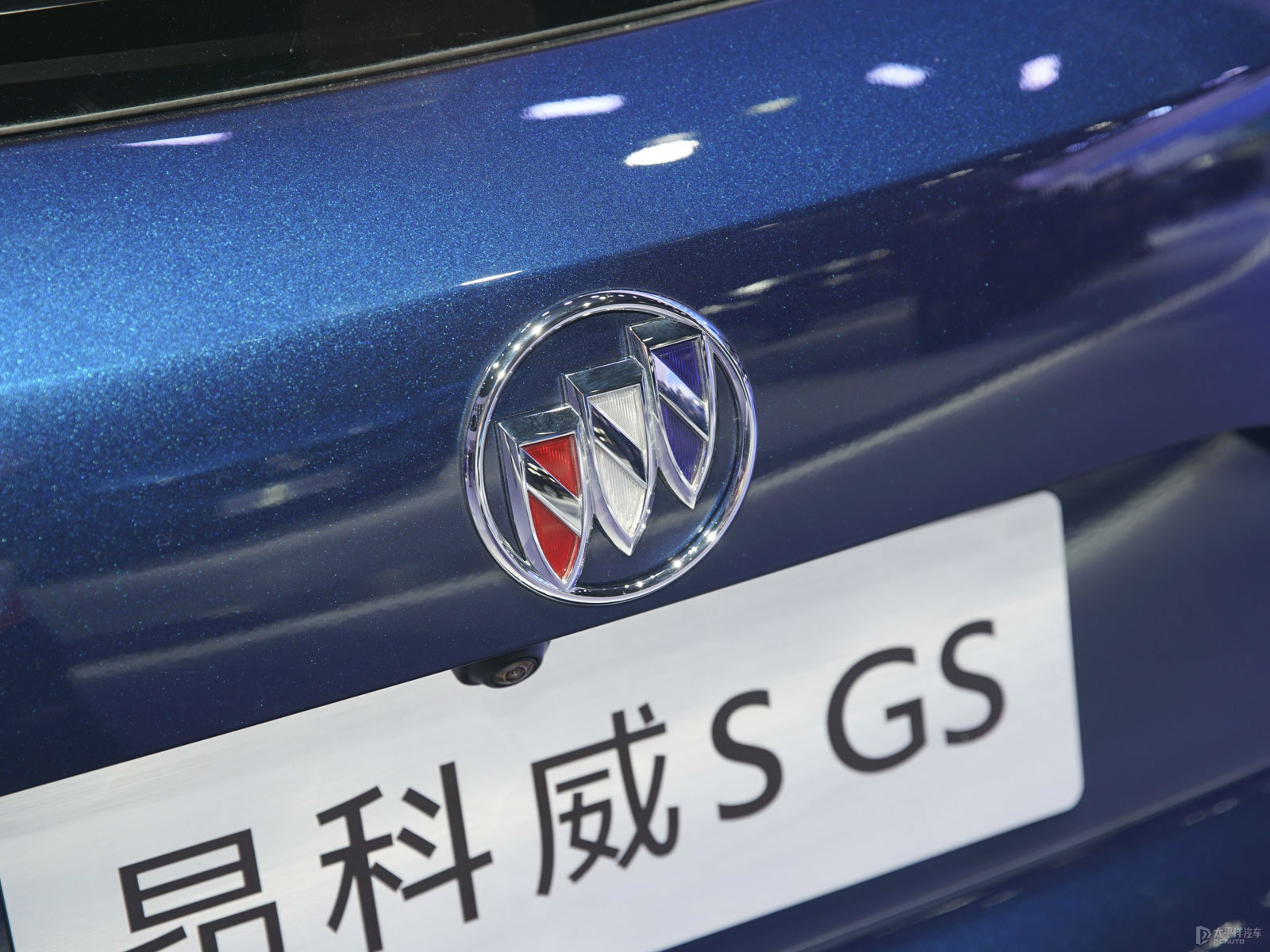 昂科威S 2021款四驅(qū)GS基本型外觀解析 運(yùn)動(dòng)美學(xué)與硬朗氣質(zhì)的融合